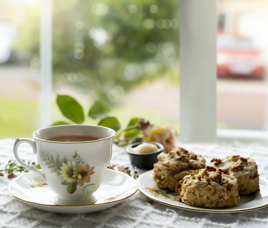 Teabloom double-wall glass travel tumbler with loose-leaf tea